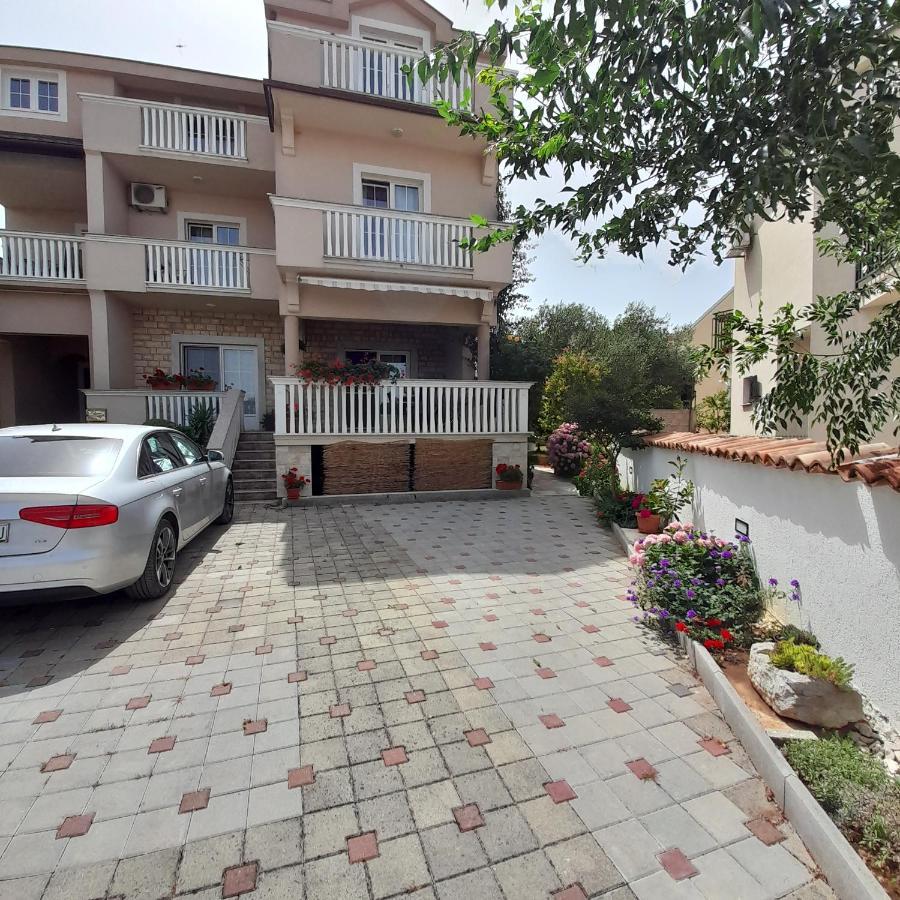 Apartments Filipovic Biograd Na Moru Exterior photo