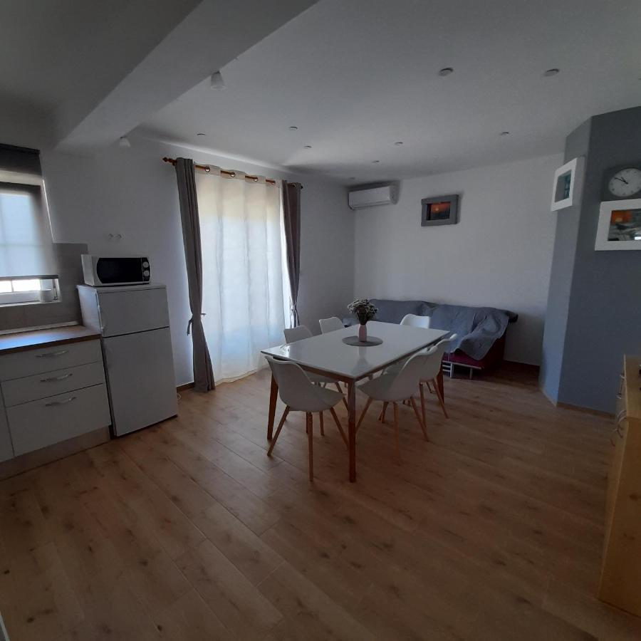Apartments Filipovic Biograd Na Moru Exterior photo