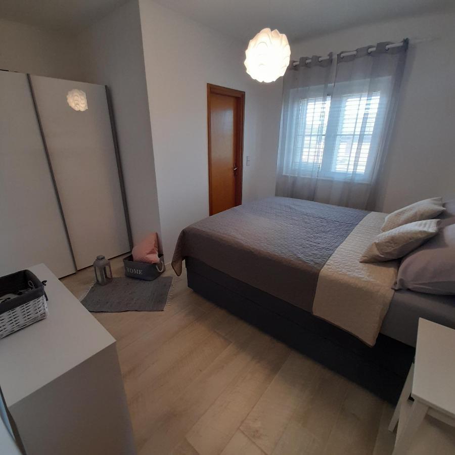 Apartments Filipovic Biograd Na Moru Exterior photo