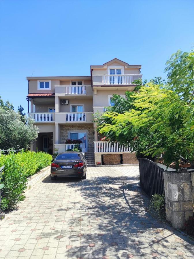 Apartments Filipovic Biograd Na Moru Exterior photo